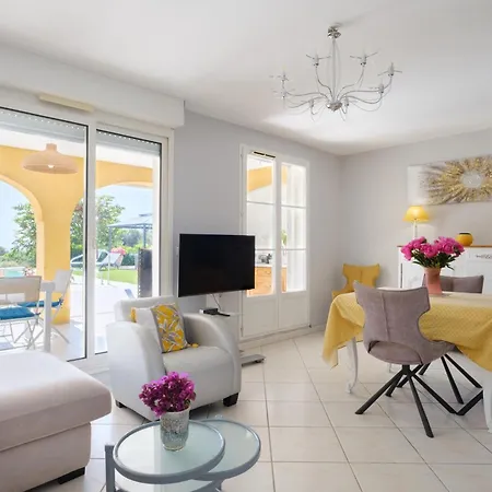 Privee Avec Piscine Villa