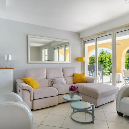 Privee Avec Piscine Villa *