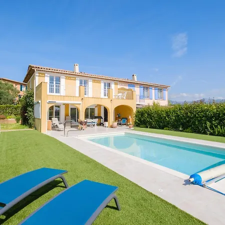 Privee Avec Piscine 别墅 *